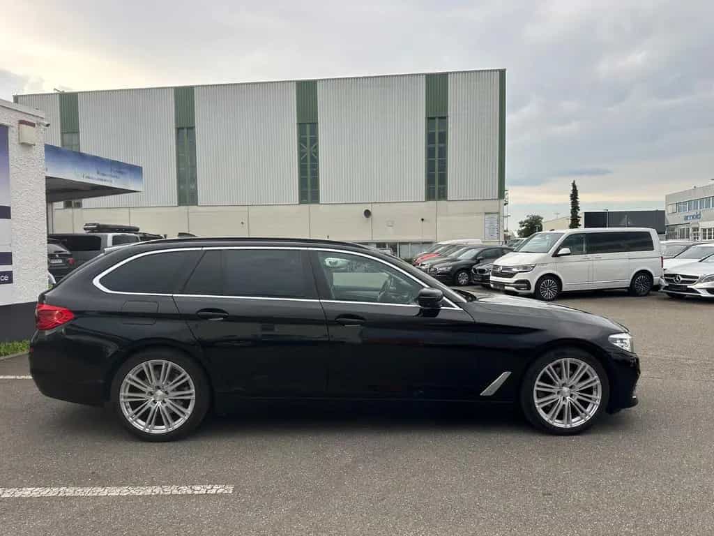 BMW 520 d Touring Automatik Navi LED 05/2019-photo-13
