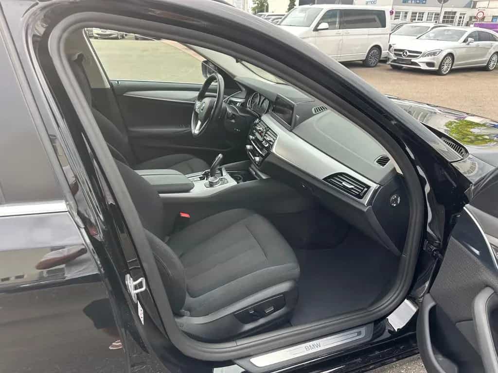 BMW 520 d Touring Automatik Navi LED 05/2019-photo-14