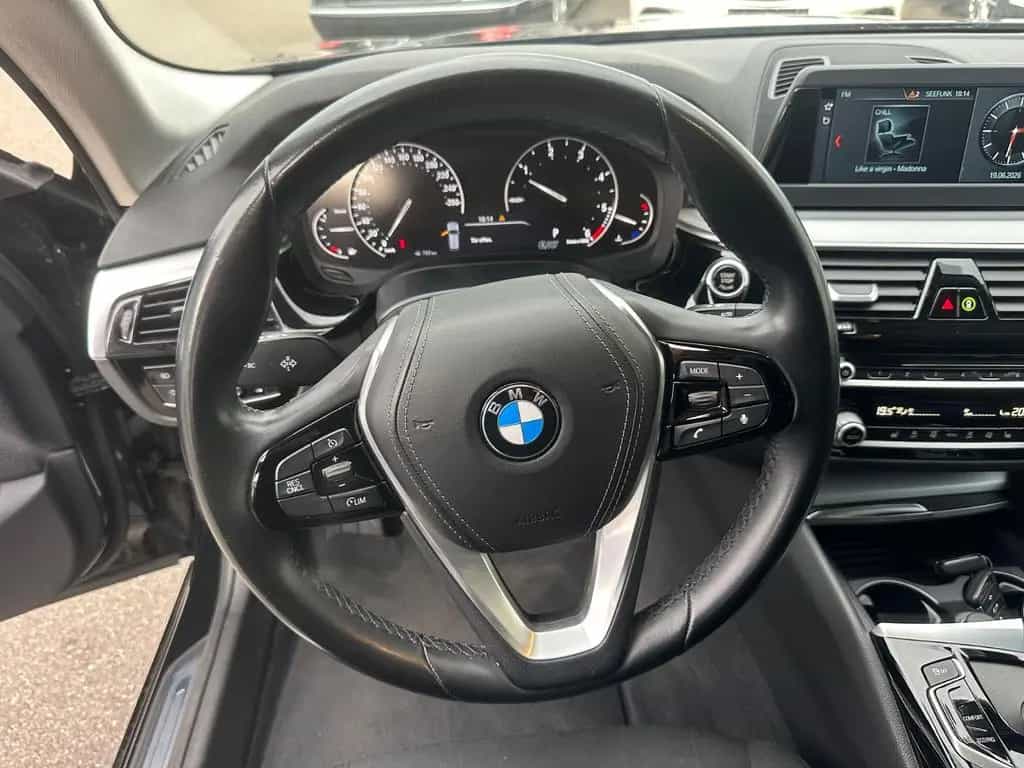 BMW 520 d Touring Automatik Navi LED 05/2019-photo-24