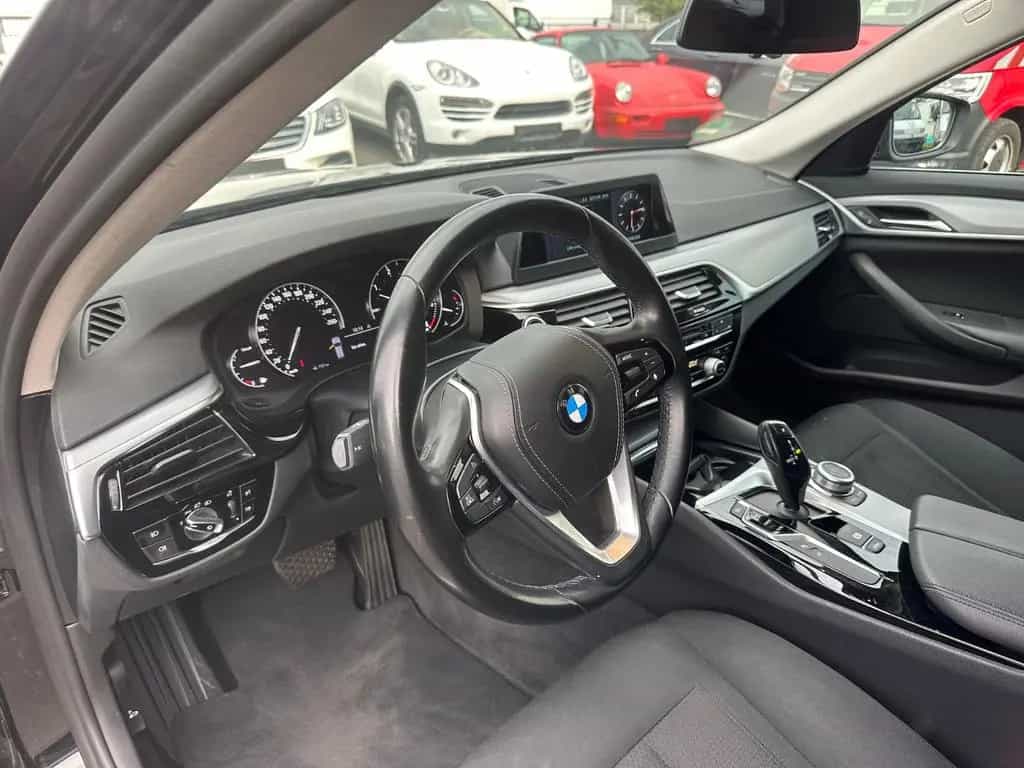 BMW 520 d Touring Automatik Navi LED 05/2019-photo-25