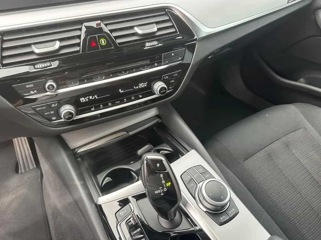 BMW 520 d Touring Automatik Navi LED 05/2019-photo-28