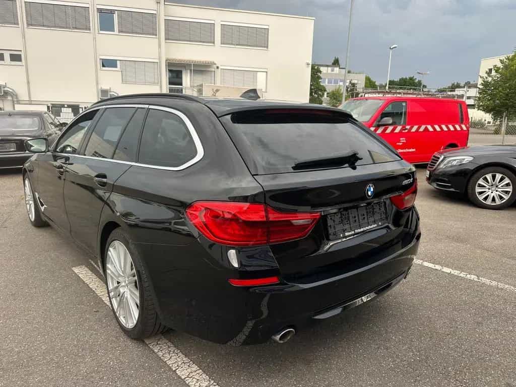 BMW 520 d Touring Automatik Navi LED 05/2019-photo-7