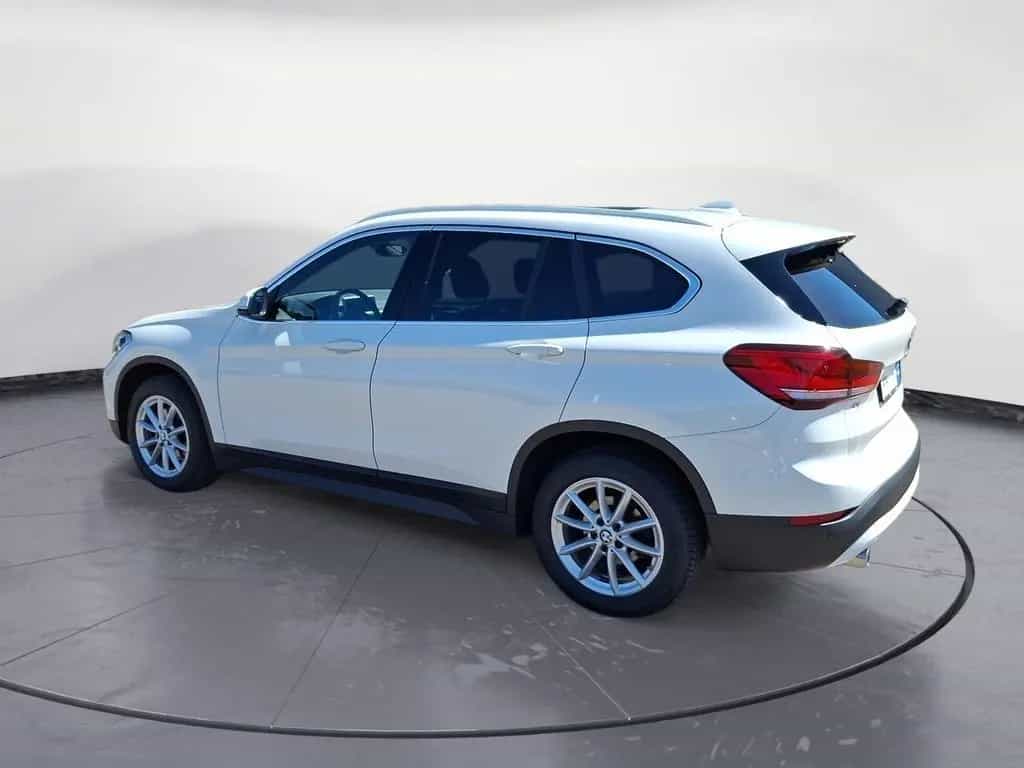 BMW X1 xDrive18d Advantage Panoramaglasdach, Klimaau 04/2022-photo-3