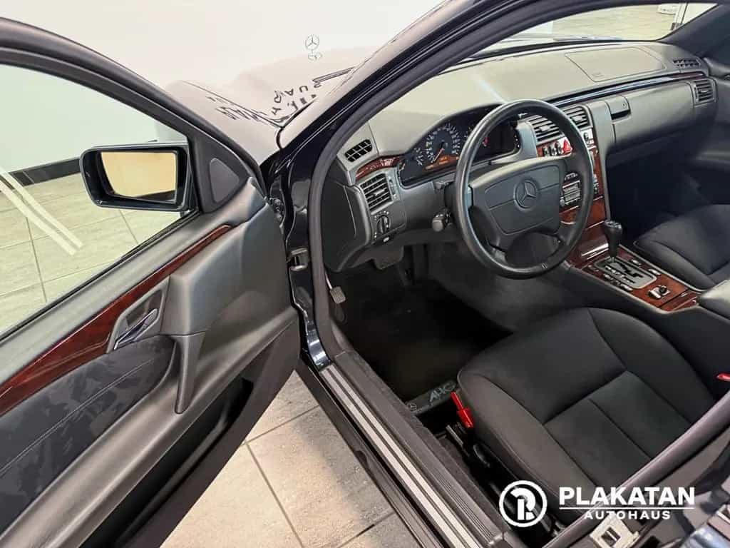 Mercedes-Benz E 240 Xenon Automatik Klima V6 MB-Service 10/1997-photo-17