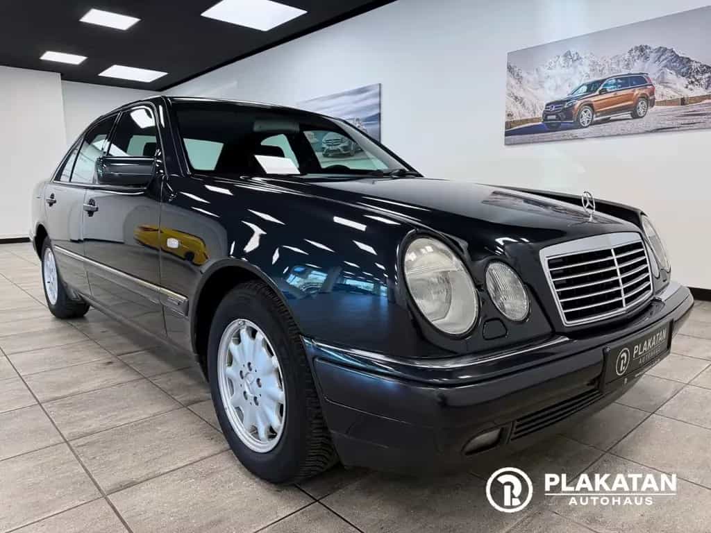Mercedes-Benz E 240 Xenon Automatik Klima V6 MB-Service 10/1997-photo-2
