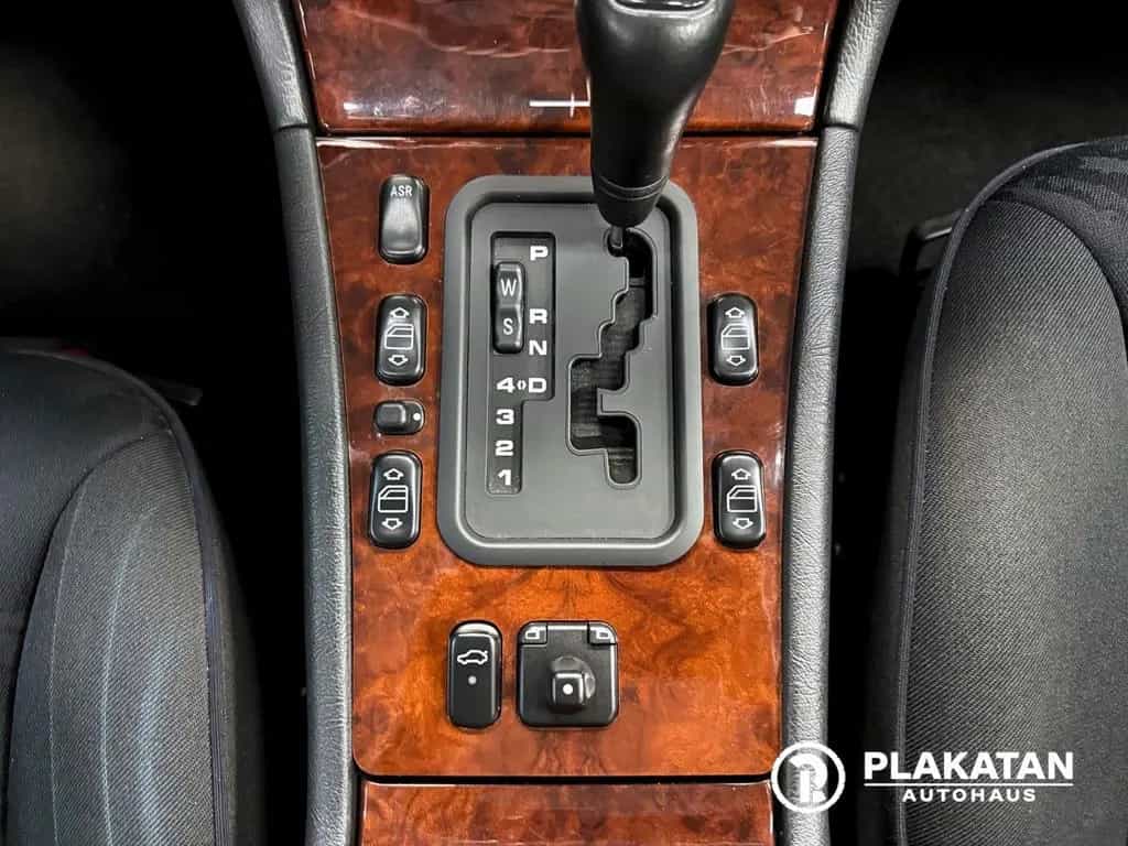 Mercedes-Benz E 240 Xenon Automatik Klima V6 MB-Service 10/1997-photo-29