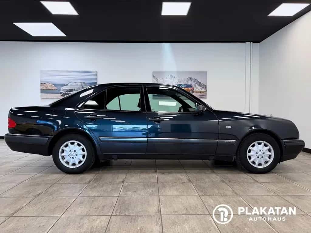 Mercedes-Benz E 240 Xenon Automatik Klima V6 MB-Service 10/1997-photo-3