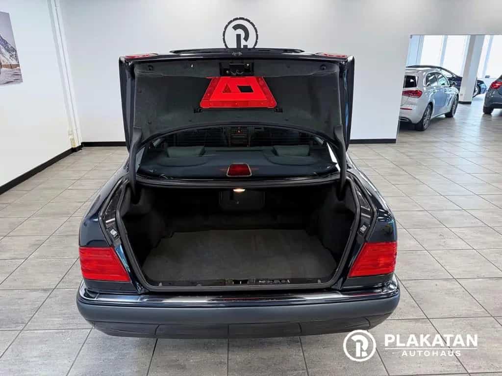 Mercedes-Benz E 240 Xenon Automatik Klima V6 MB-Service 10/1997-photo-39