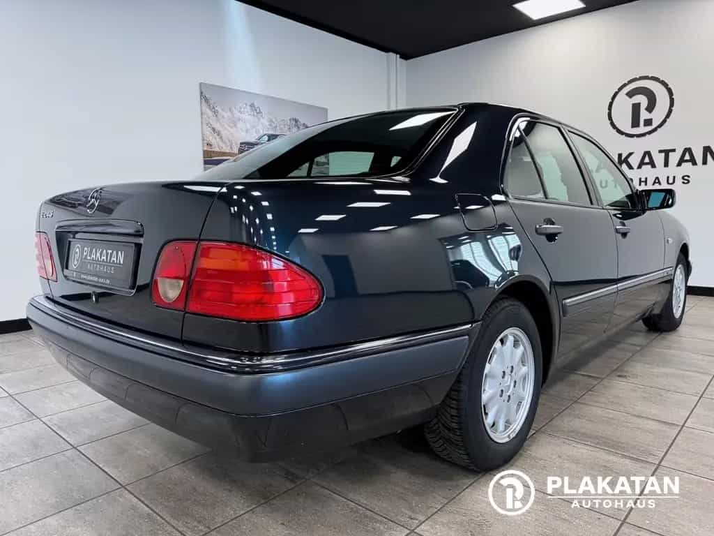 Mercedes-Benz E 240 Xenon Automatik Klima V6 MB-Service 10/1997-photo-4