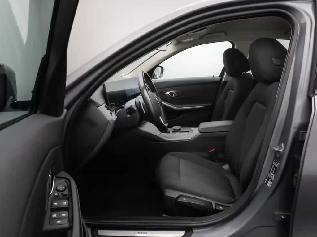 BMW 320 d DAB WidscreenDispl. PDC Geschwindigkeitsreg 02/2023-photo-18