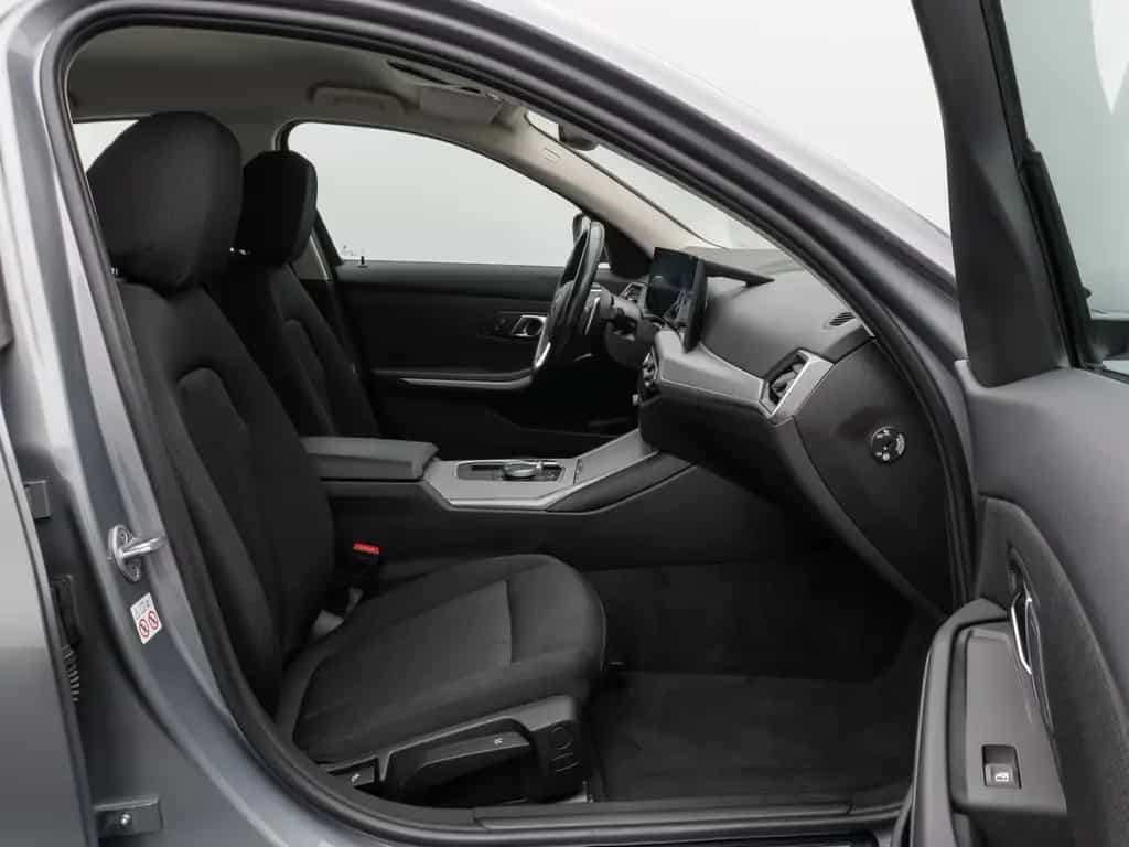 BMW 320 d DAB WidscreenDispl. PDC Geschwindigkeitsreg 02/2023-photo-23