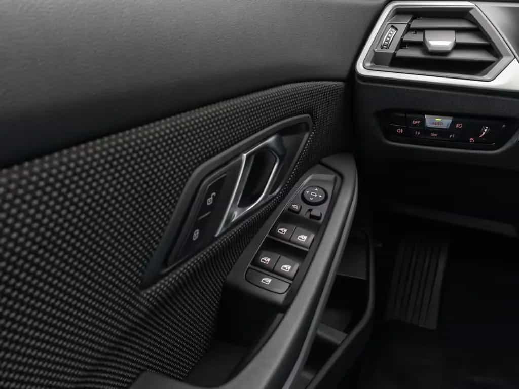BMW 320 d DAB WidscreenDispl. PDC Geschwindigkeitsreg 02/2023-photo-31