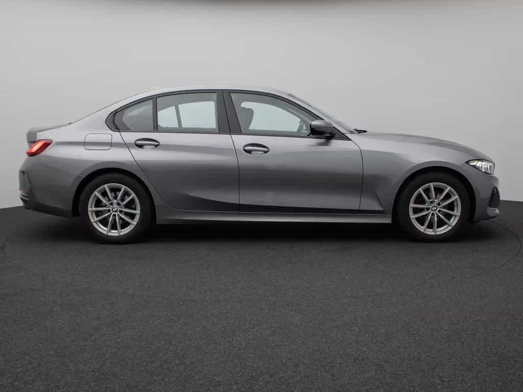 BMW 320 d DAB WidscreenDispl. PDC Geschwindigkeitsreg 02/2023-photo-4