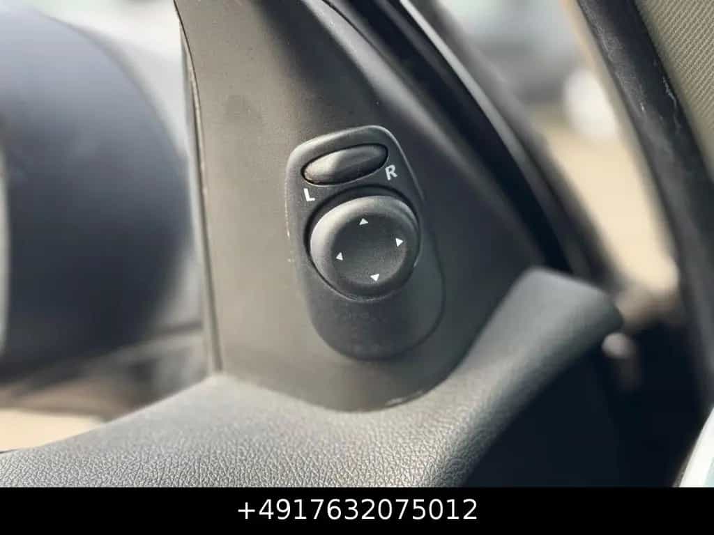 Cadillac BLS 2.0T Elegance Wagon BOSE Navi AHK TÜV12/2026 08/2009-photo-28