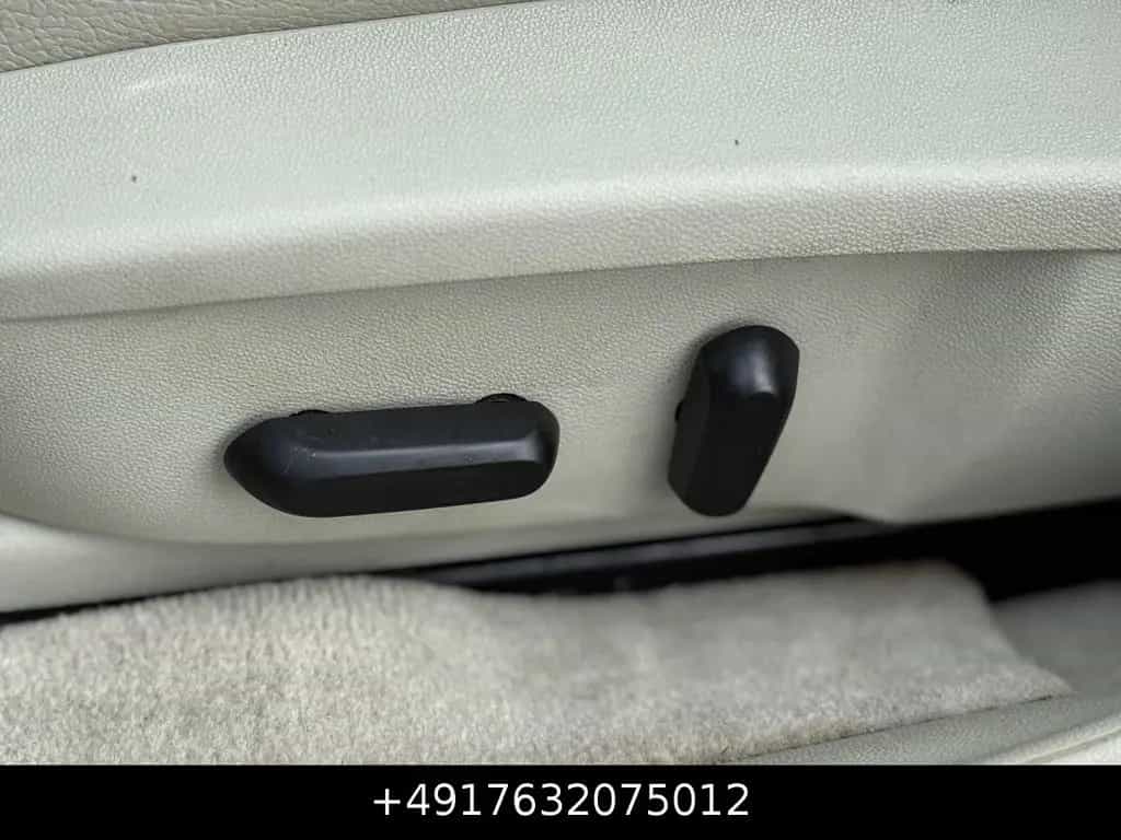 Cadillac BLS 2.0T Elegance Wagon BOSE Navi AHK TÜV12/2026 08/2009-photo-29