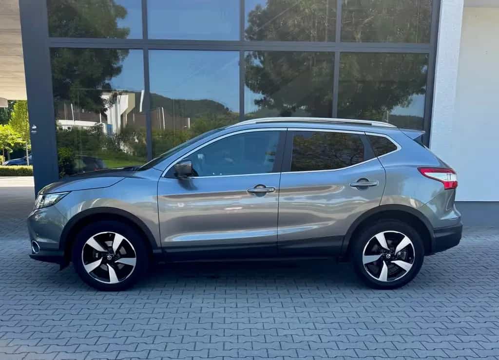 Nissan Qashqai AUTOMAT*64 TKM*AHK*PANO*PDC*KAM*SHZ*NAVl 06/2016-photo-4