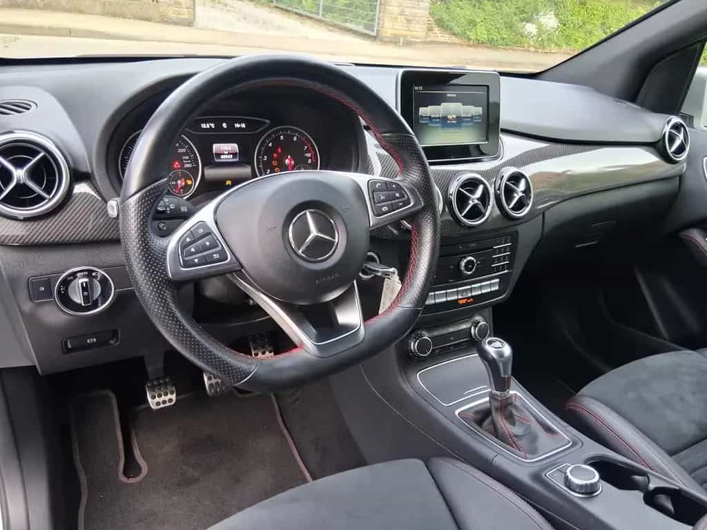 Mercedes-Benz B 180 B  AMG LINE Top Zustand 09/2016-photo-23