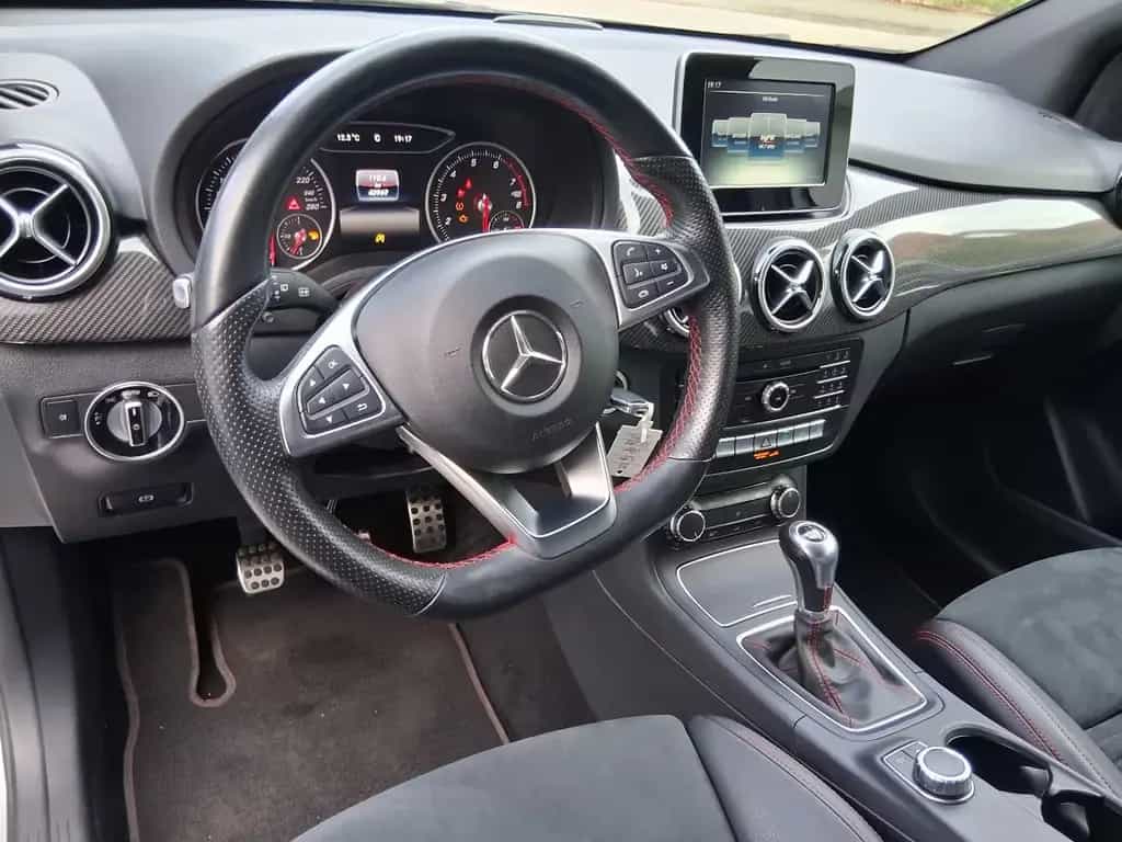 Mercedes-Benz B 180 B  AMG LINE Top Zustand 09/2016-photo-27