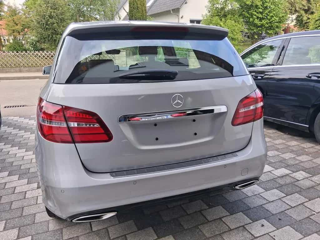 Mercedes-Benz B 180 B  AMG LINE Top Zustand 09/2016-photo-31