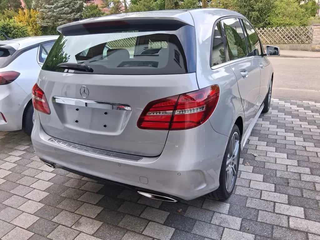 Mercedes-Benz B 180 B  AMG LINE Top Zustand 09/2016-photo-37