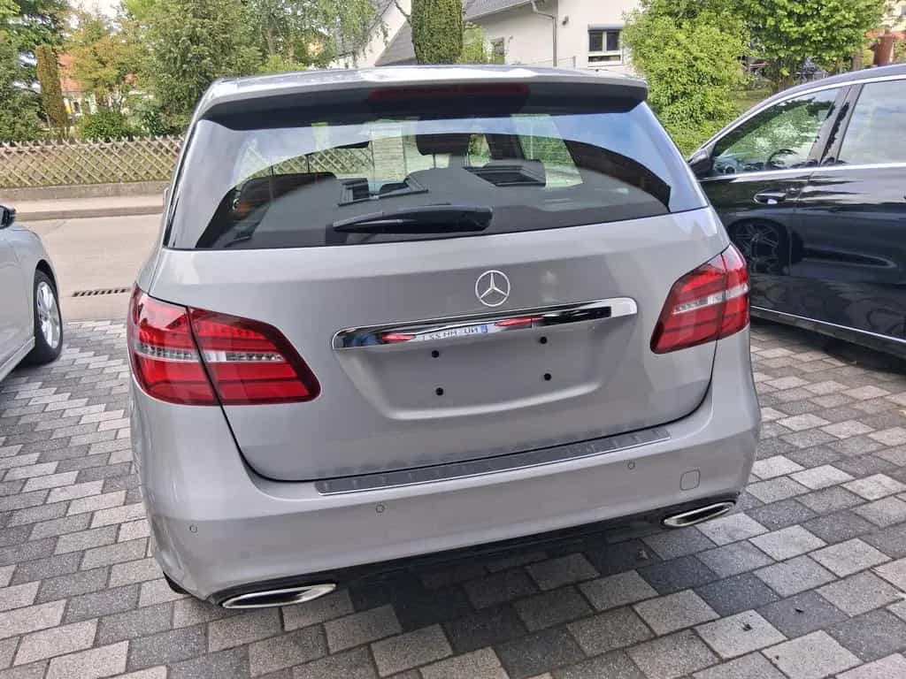 Mercedes-Benz B 180 B  AMG LINE Top Zustand 09/2016-photo-42