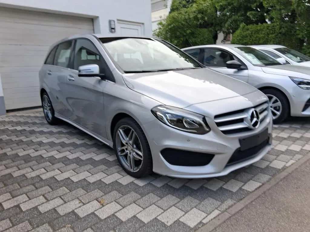 Mercedes-Benz B 180 B  AMG LINE Top Zustand 09/2016-photo-43