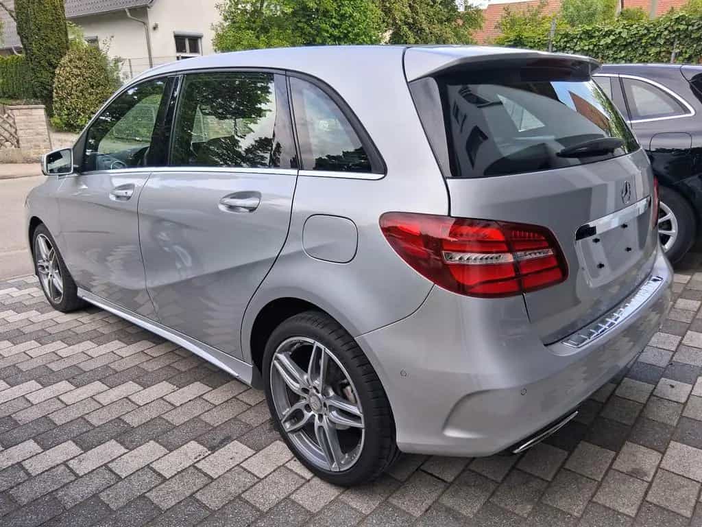 Mercedes-Benz B 180 B  AMG LINE Top Zustand 09/2016-photo-44