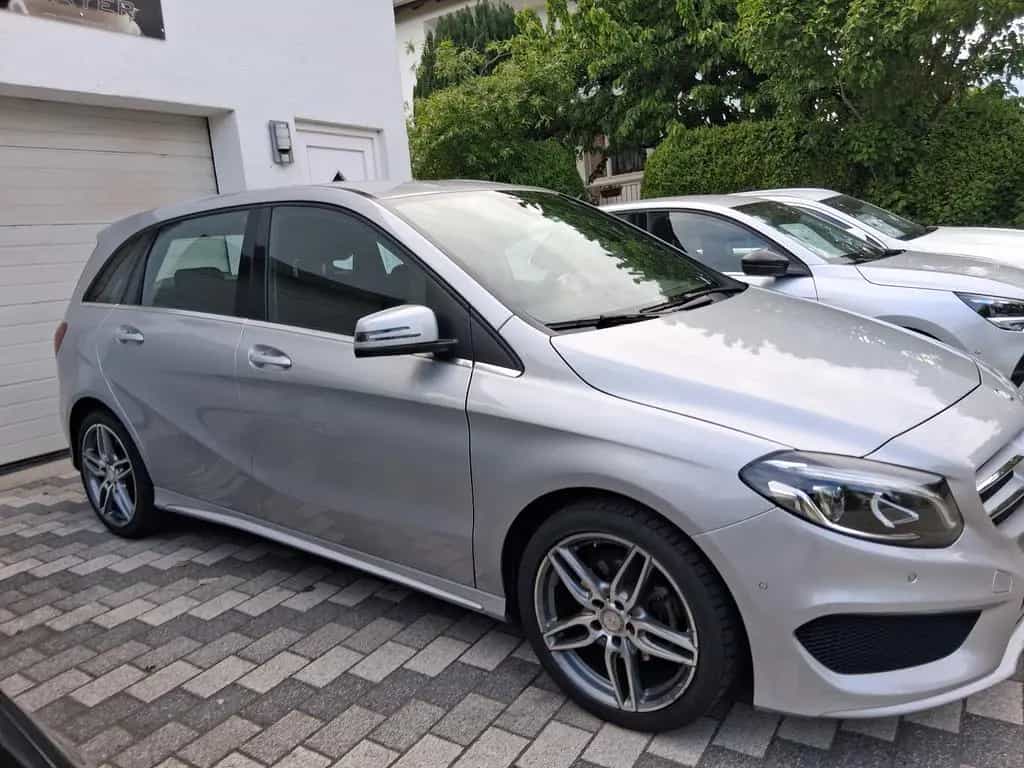 Mercedes-Benz B 180 B  AMG LINE Top Zustand 09/2016-photo-49