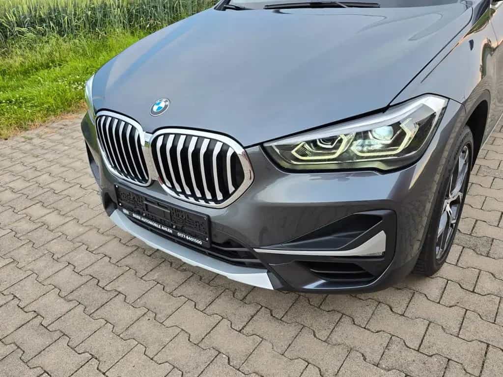 BMW X1 sDrive 20 i xLine LED Leder Alu AHK 07/2020-photo-1