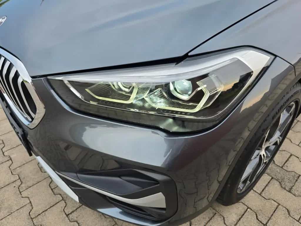 BMW X1 sDrive 20 i xLine LED Leder Alu AHK 07/2020-photo-2