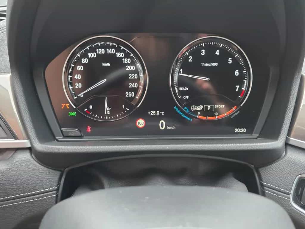 BMW X1 sDrive 20 i xLine LED Leder Alu AHK 07/2020-photo-28
