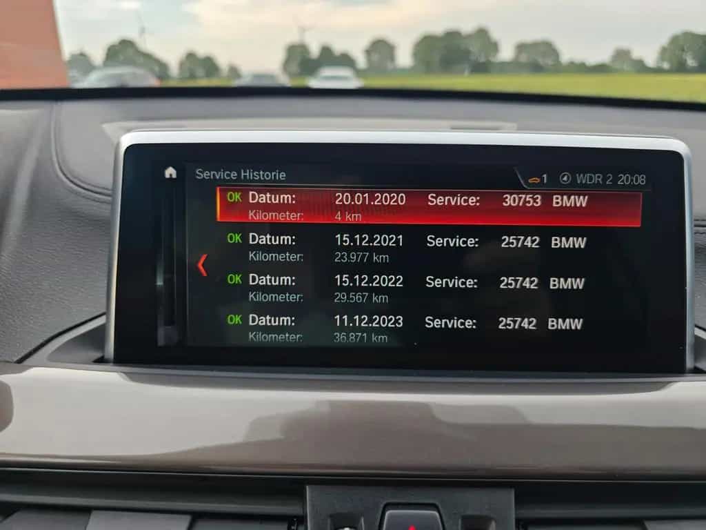 BMW X1 sDrive 20 i xLine LED Leder Alu AHK 07/2020-photo-41
