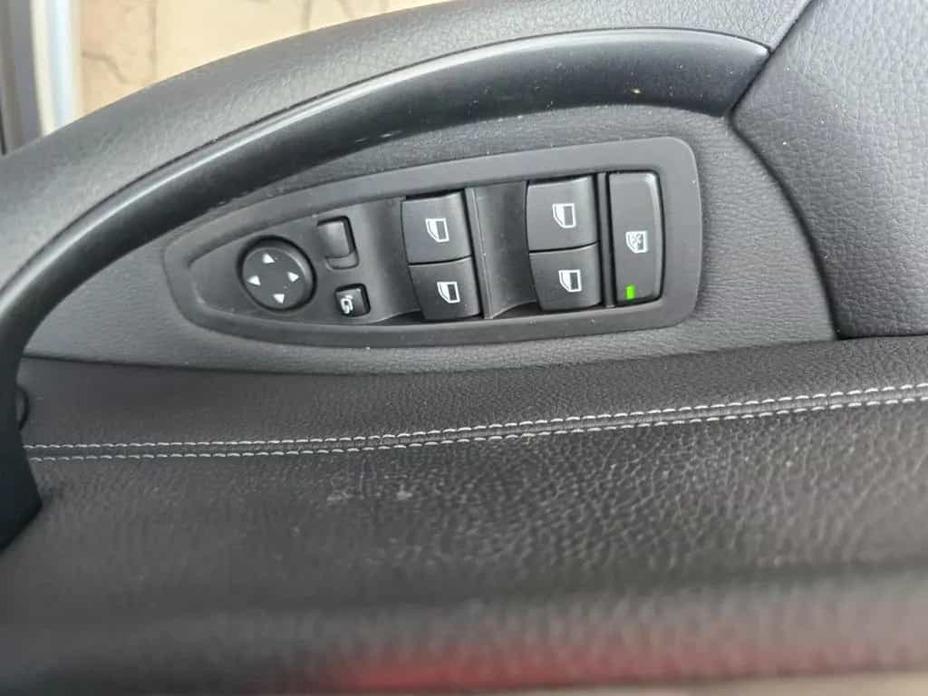 BMW X1 sDrive 20 i xLine LED Leder Alu AHK 07/2020-photo-45