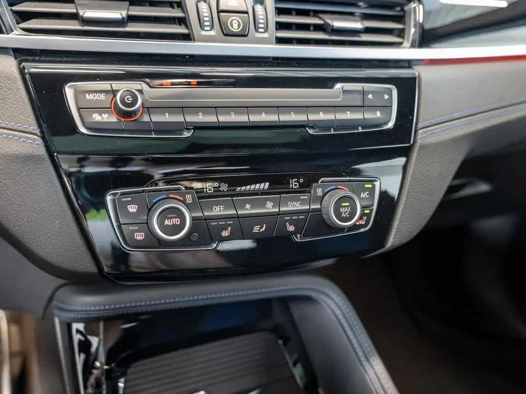 BMW X2 M35i PANO HUD LED ACC W-LAN NAVI H/K KAMERA 11/2022-photo-18