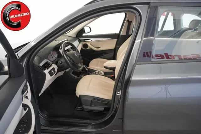 BMW X1 sDrive18d Business Advantage 01/2021-photo-5