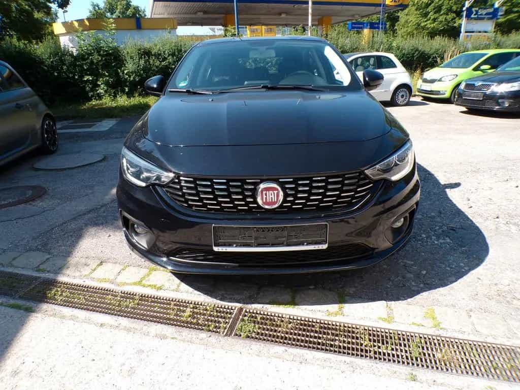 Fiat Tipo Lounge 08/2017-photo-1