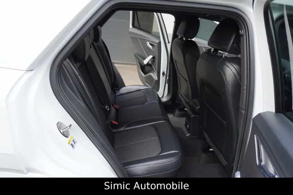 Audi Q2 Sport 1.4 TSI S line LEDER+NAVI+AHK+ALU+PDC 08/2018-photo-16