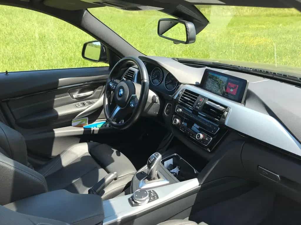 BMW 320 d xDrive Touring M Sport 05/2016-photo-8