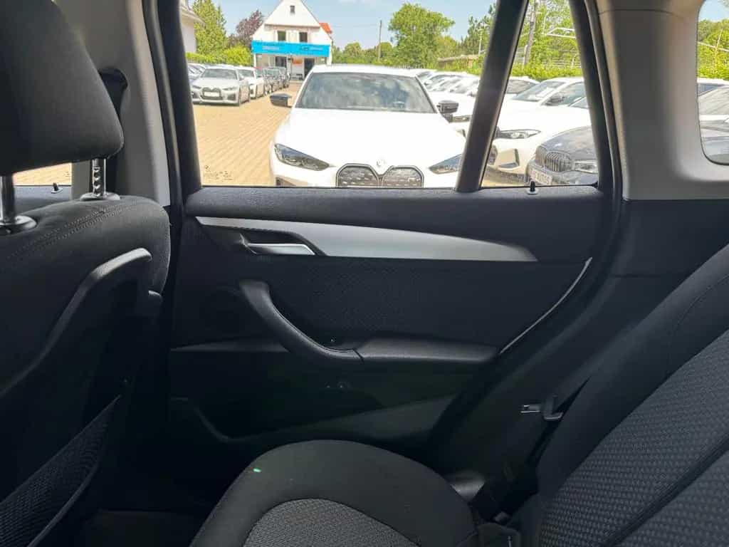 BMW X1 xDrive 25 e Advantage 06/2022-photo-29