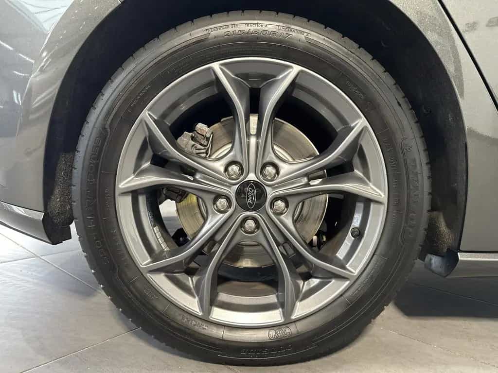 Ford Focus 1.5 EB Aut. ST-Line NAV+LED+PANO+B&O+KAM 10/2021-photo-2