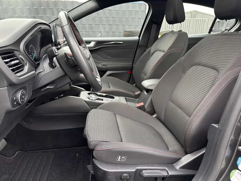 Ford Focus 1.5 EB Aut. ST-Line NAV+LED+PANO+B&O+KAM 10/2021-photo-6