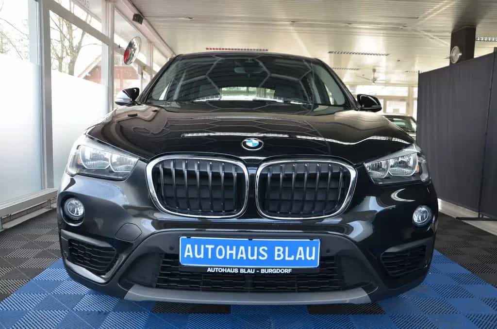 BMW X1 sDrive 18i *AUTOMATIK*AHK*1.HAND*ERST 44TKM!* 04/2016-photo-1