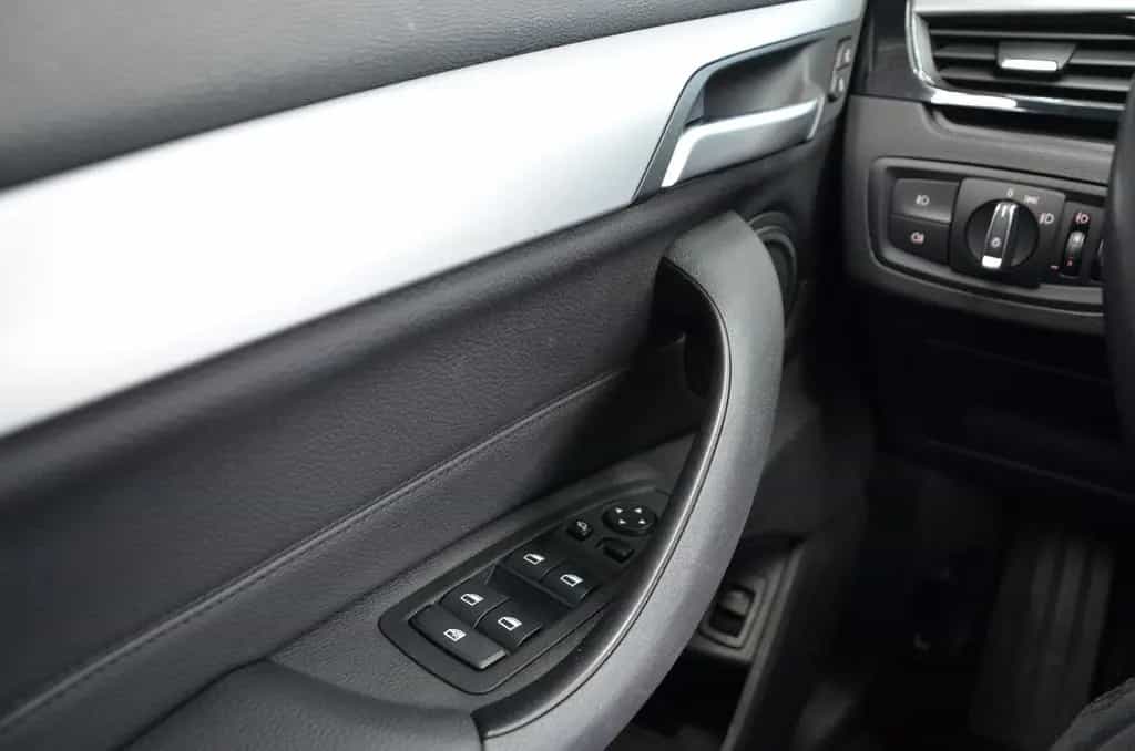 BMW X1 sDrive 18i *AUTOMATIK*AHK*1.HAND*ERST 44TKM!* 04/2016-photo-10