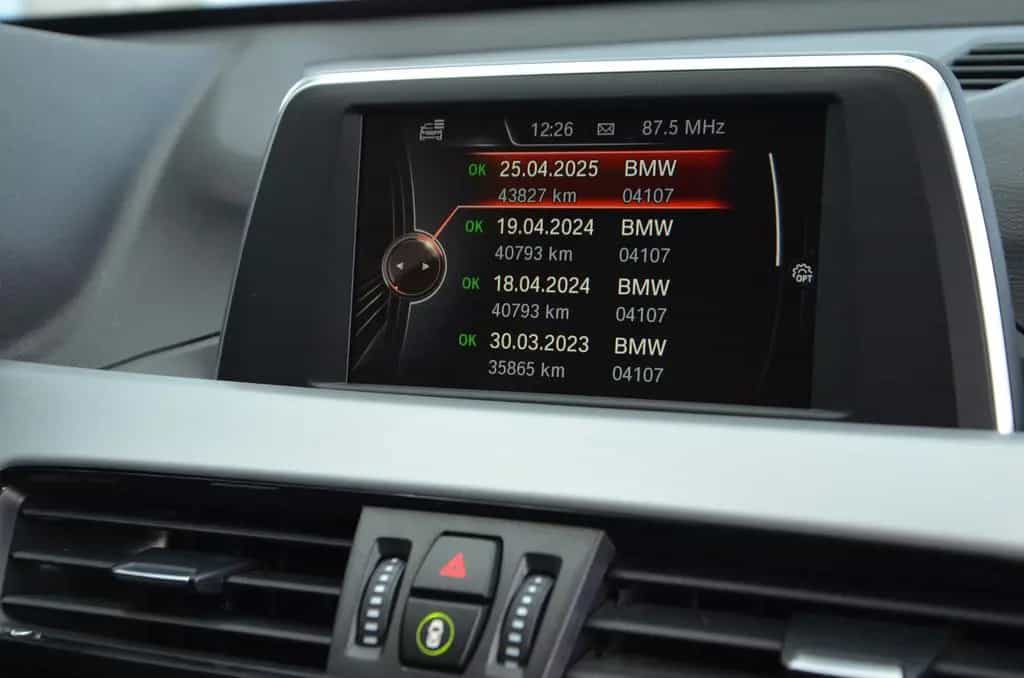 BMW X1 sDrive 18i *AUTOMATIK*AHK*1.HAND*ERST 44TKM!* 04/2016-photo-19