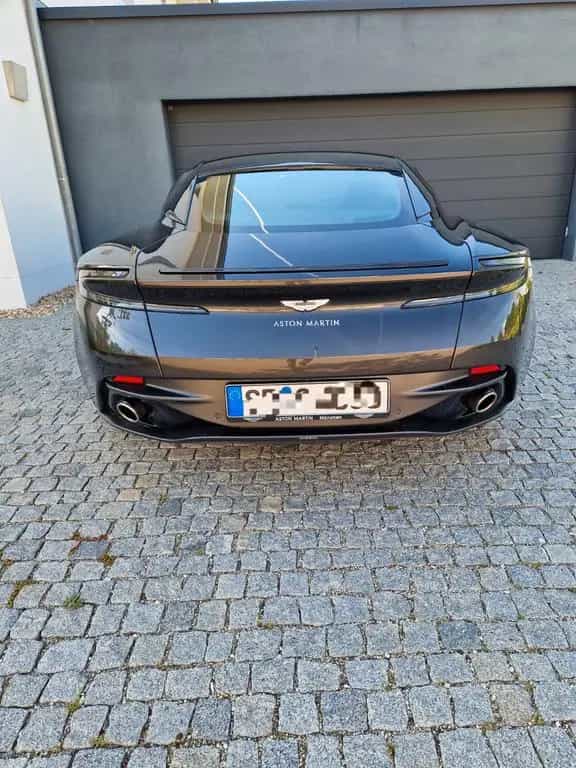 Aston Martin DB11 4.0 V8 - 08/2019-photo-4