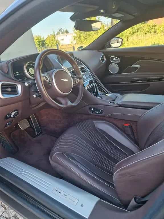 Aston Martin DB11 4.0 V8 - 08/2019-photo-8