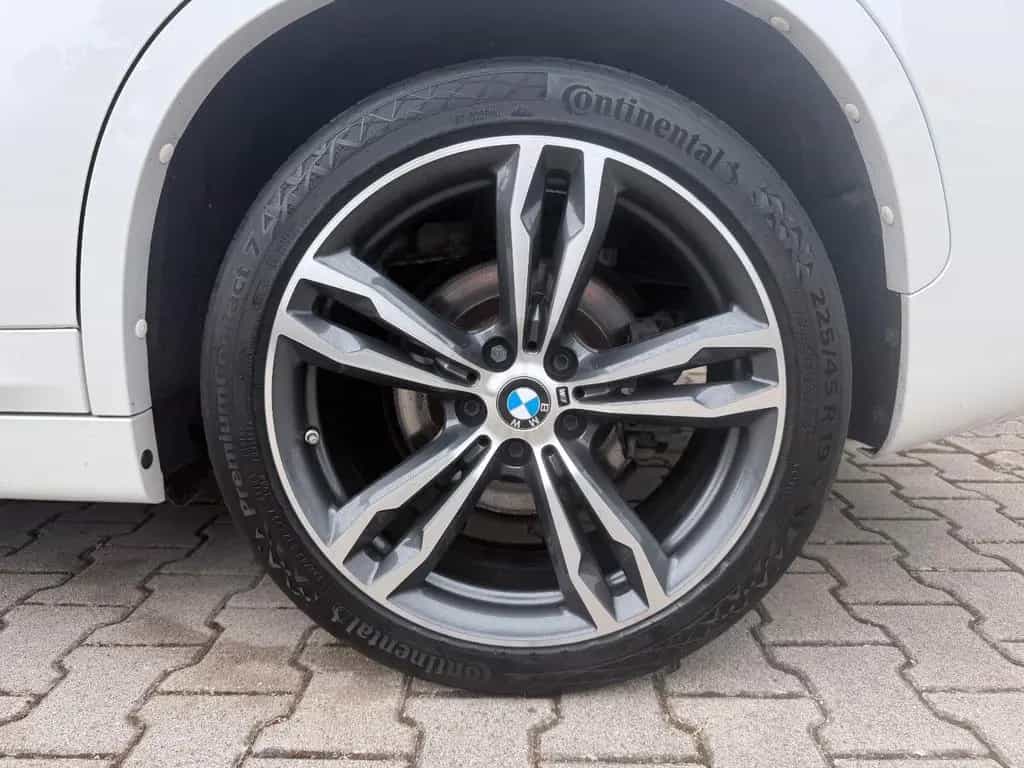 BMW X1 xDrive20i M Sport Aut M19" PANO KAMERA eSitze 09/2017-photo-13