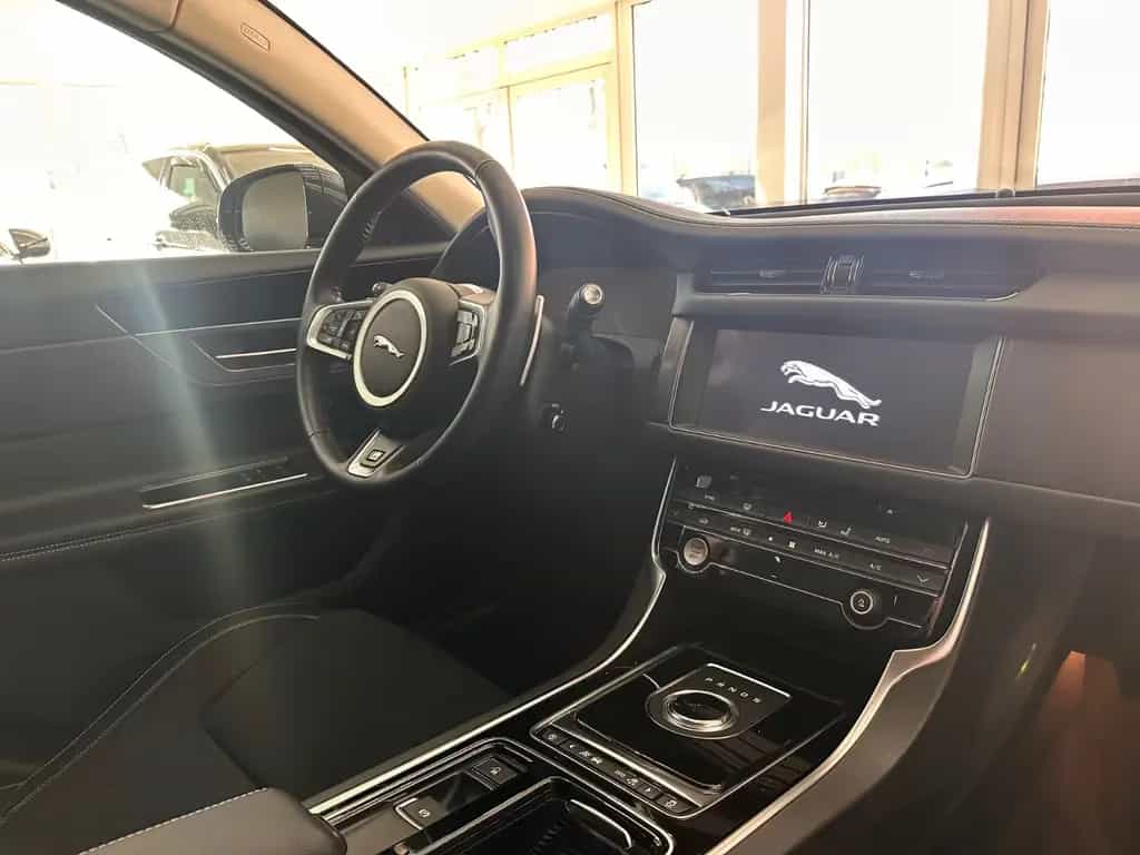 Jaguar XF 30t R-Sport AWD*Kamera*4xSHZ*Totwinkel* 05/2019-photo-8