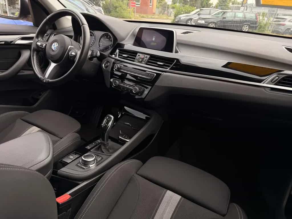 BMW X1 xDrive 20d Sport Line LED AHK PDC SITZ-HZG 11/2018-photo-13