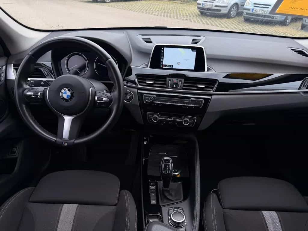BMW X1 xDrive 20d Sport Line LED AHK PDC SITZ-HZG 11/2018-photo-14